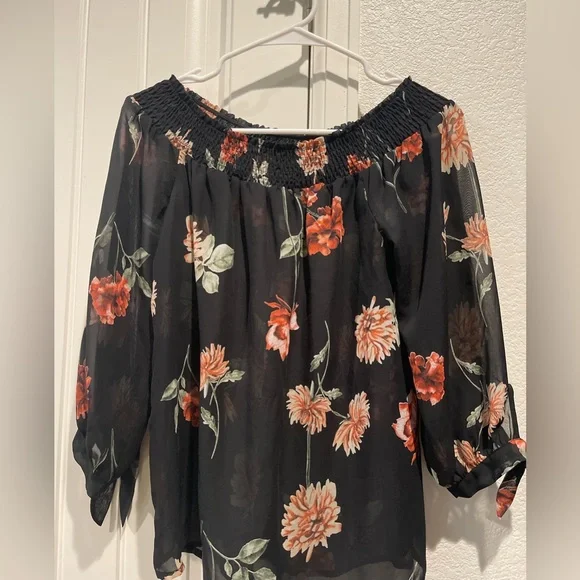 Timing Floral optional Off The Shoulder Blouse, Size Small, - Picture 6 of 9